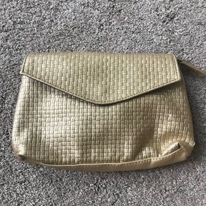 ❄FREE WITH PURCHASE!!! Golden Weave Clutch Purse